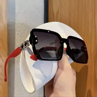 Oversized Unisex Sunglasses with UV Protection - 3