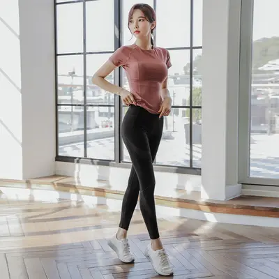 Manufacturer Direct Sale 2026 Yoga Wear Spring Summer Set Women Mesh Slim-Fit Slimming Sports New Style Fitness Wear Short Sleeve - 3