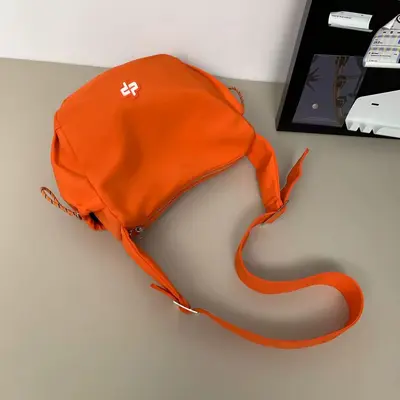 Neue geschlechtslose Dough-Süßigkeit-Tasche Großvolumige Nylon-Stoff-Crossbody-Tasche Alltags-Sport-Sport-Canvas-Schulterbeutel - 7