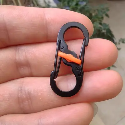 Fabrika doğrudan tedarik hırsızlığa karşı korumalı S şeklinde kilitli toka, düşmeye karşı dayanıklı metal anahtarlık, yaratıcı küçük hediye, mini hızlı kanca tokası. - 9