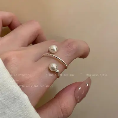 Adjustable pearl opening ring for women