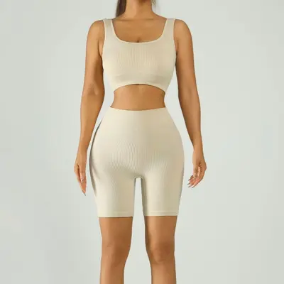 Kadınlar için klasik dişli spor yoga kıyafeti, hızlı kuruyan şeftali rengi şort, göğüs pedli dar sütyen - 7