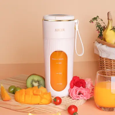 Tragbarer Mini-Elektroentrafter und Smoothie-Mixer - 7