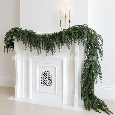 Künstlicher Kiefernnadel-Rattan-Weihnachtstürkranz