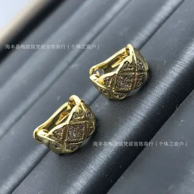 Quilted cross pineapple pattern earrings gold - 12