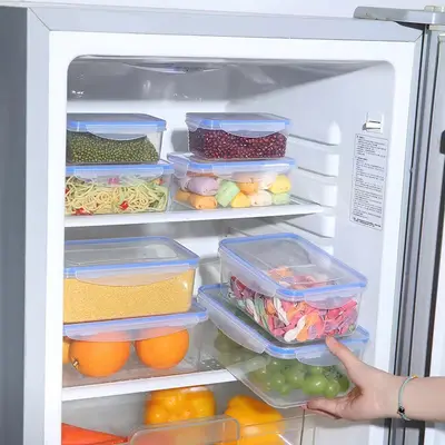 Covered rectangular plastic food container, refrigerator fruit and vegetable storage container, pickle container, customizable logo.