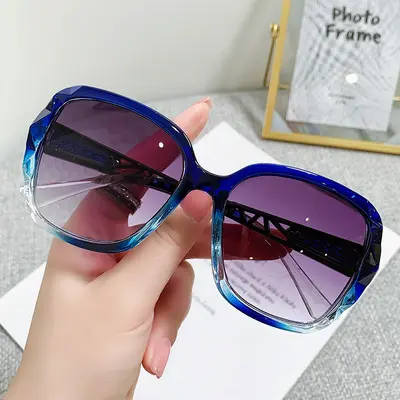 Women's Oversized Retro Sunglasses with UV Protection - 9