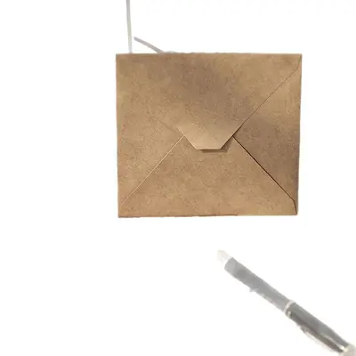 Retro quadratische Umschläge und Luxus-Briefpapier