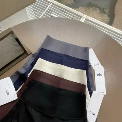 ALO瑜伽裤女提臀跑步运动裤瑜伽裤普拉提高弹高腰喇叭裤休闲裤