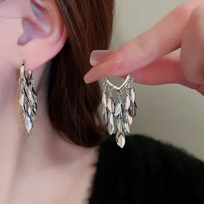 Gümüş iğne Avrupa ve Amerika sınır ötesi çiçek geometrik püskül küpeler moda metal tarzı küpeler hafif lüks üst düzey küpeler toptan - 13