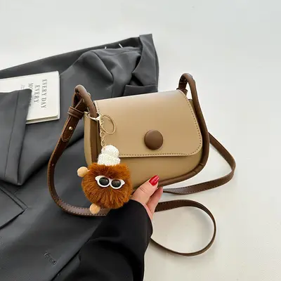 Kleine Damen-Achseltasche mit einem Schultergurt - 13