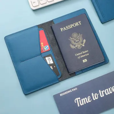 Hakiki Deri Pasaport Kılıfı RFID Korumalı Seyahat Etiket Belge Çantası Pasaport Tutucu Hediye Kutusu Seti Logo Özelleştirme