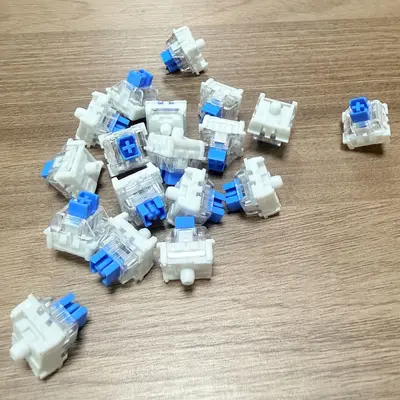 In-Stock Fast Shipping Dustproof Green Switch Clicky Segment Mechanical Keyboard Key Switch Stress Relief Toy Dustproof Cross Axis