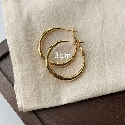 Moda blogcusu~Sade halka küpeler 2025 yeni trend erişilebilir lüks niş tasarım üst düzey halka küpeler - 12