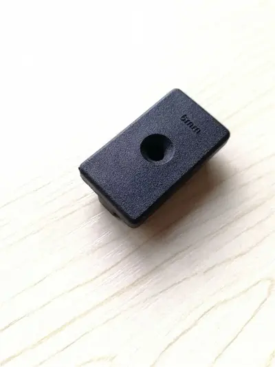 6mm Plastic Floor Clips, Screw Edge Clips