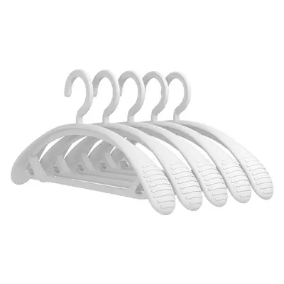 Plastik askılar, iz bırakmayan, kaymaz, iz bırakmayan, kış için genişletilmiş ve kalınlaştırılmış, deforme olmayan, ev tipi elbise askıları.