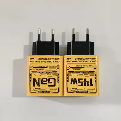 Yeni ürün PD145W akıllı şarj başlığı çift Tip-C + tek USB adaptör çok fonksiyonlu cep telefonu hızlı şarj cihazı