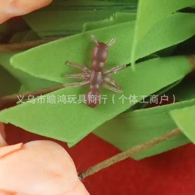Plastic Realistic Giant Spider, Halloween Prank Toy - 7