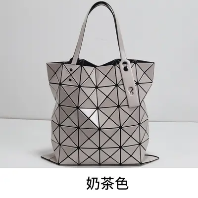 Classic Six-Grid Diamond Quilted Large Capacity Tote Bag - 10