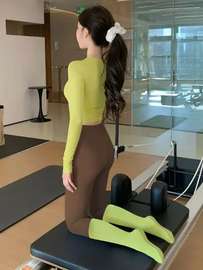 Women's Long-Sleeve Yoga Top, Autumn Winter Pilates Training Wear - 4