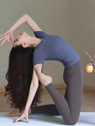 Kadın yoga seti, kısa kollu, nefes alan, hızlı kuruyan pilates üstü - 8