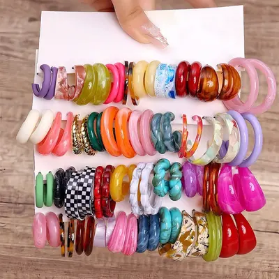 10 çift renkli akrilik reçine C-tipi küpe - 11