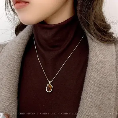 Mehrlagige goldene Bernstein-Pullover-Halskette, Minimal - 3