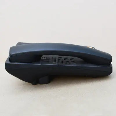 Direktverkauf ab Werk: Englisches Telefon für Hotel, Gästezimmer, kabelgebundenes Festnetztelefon mit Anruferanzeige, ohne Batterie