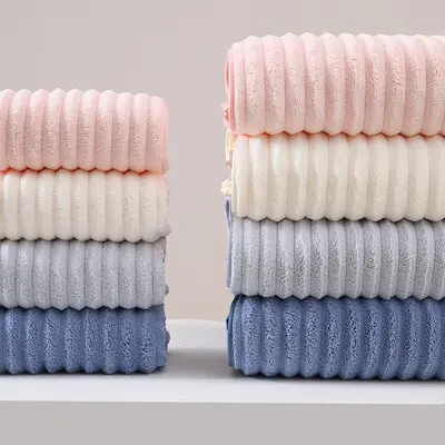 Yeni mercan kadife çabuk kuruyan büyük banyo havlusu şeker kadife plaj havlusu banyo şal dalgalı havlu banyo havlusu üç parçalı set