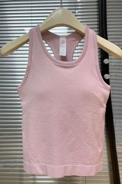 Breathable Short Yoga Vest with Removable Chest Pad - 9