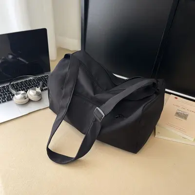 Large Capacity Women's Shoulder Bag with Crossbody Strap, Winter 2026 - 1