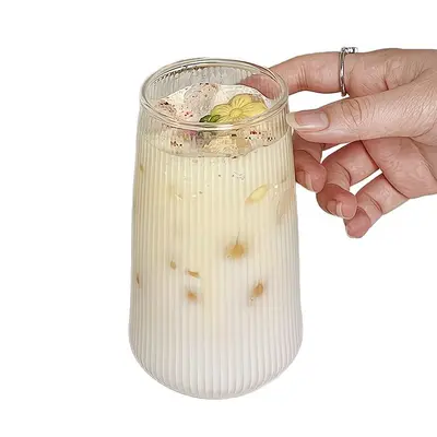 Hochborosilikat-Trinkglas, transparent, vertikale Streifen, einwandig