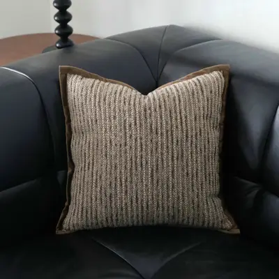 Braun Wabi-Sabi Stil einfach gestreift breiter Rand Lendenkissen Kissenbezug Wohnzimmer Sofa Kissen Modell Raum Kissen