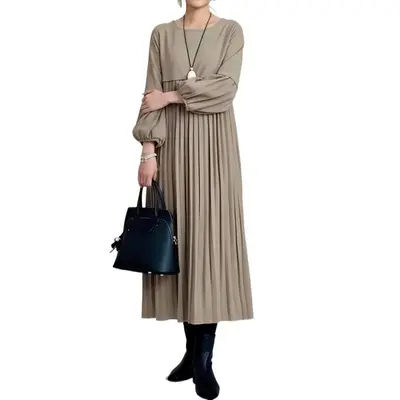 Rundhals-Kleid mit Laternenärmeln, plissiert, knielang, locker geschnitten