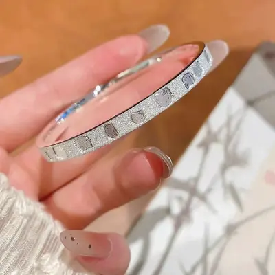 甜美可爱KT猫磨砂手镯女实心闭口手环送女友闺蜜姐妹生日礼物 - 4