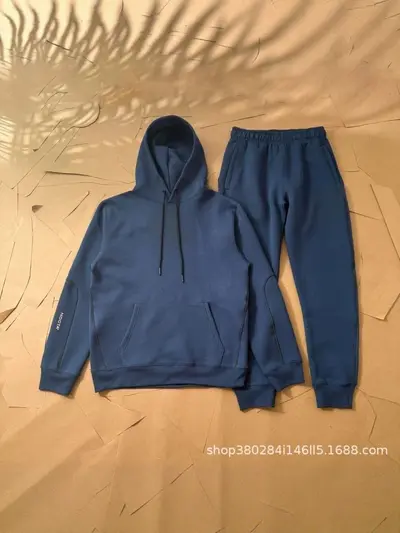 Kapüşonlu sweatshirt takımı yansıtıcı şerit