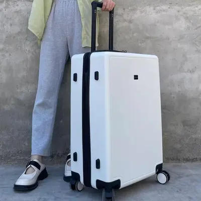 Luggage 20 inch Japanese style, combo lock, universal wheels