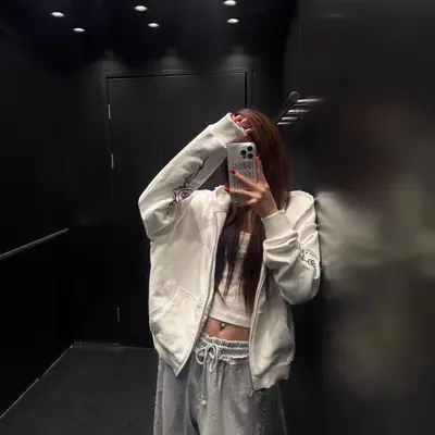 Women's hooded zip sweatshirt with print, autumn 2026