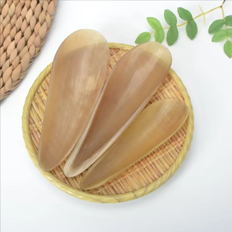 Horn scraper board, yellow horn, one-sided scraping, various colors, various lengths, genuine horn, ten to eighteen cm, uniform goods