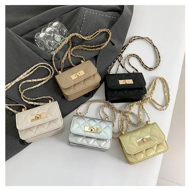 Damenhandtasche mit Kettenverschluss, kleine Umhängetasche, silberfarbene Tasche, Rauten-Steppung, beliebte Damenhandtasche, Mini-Schultertasche mit quadratischem Schnitt