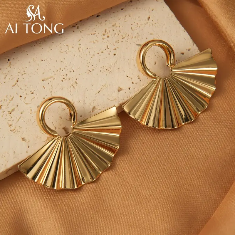 Metal Foldable Fan-Shaped Geometric Retro Earrings
