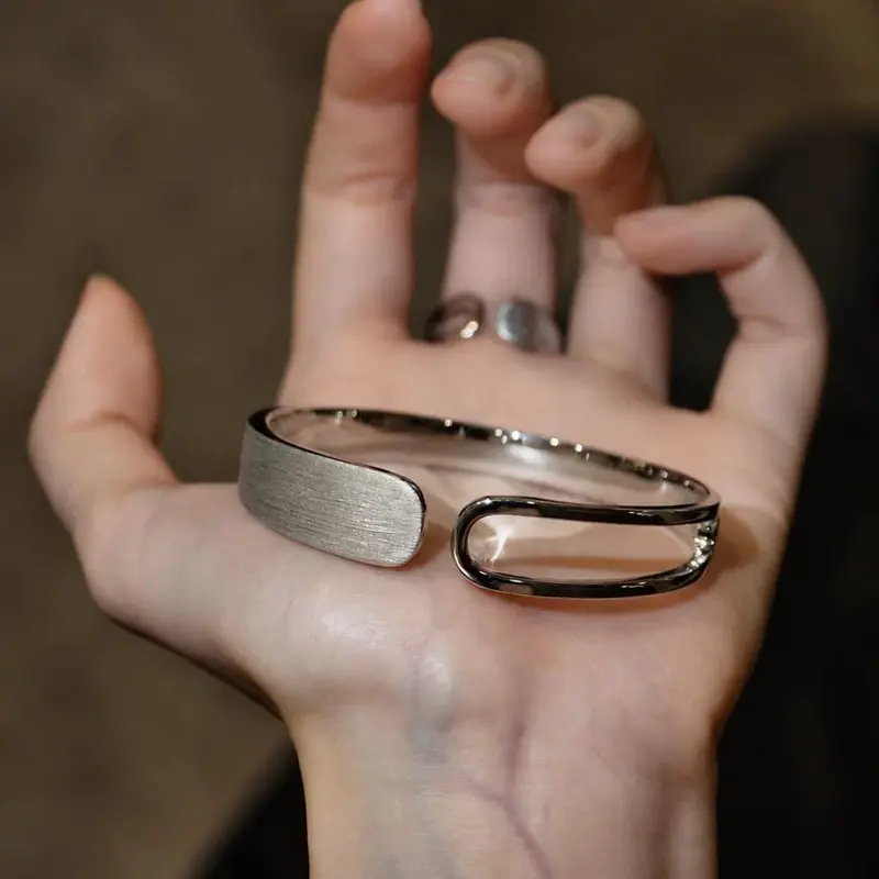 Minimalist hollow bracelet, brushed open design