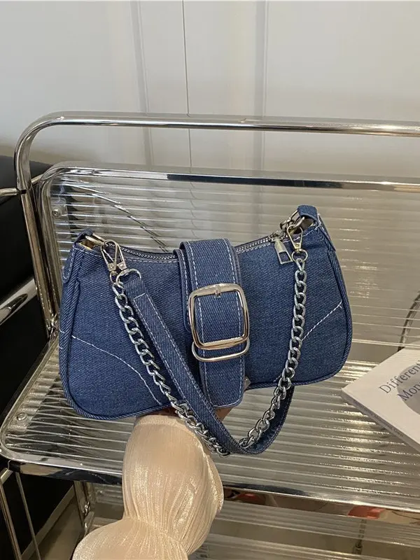 Kleine quadratische Damenhandtasche mit Kettenriemen, Leichtluxus-Optik, Herbst 2025