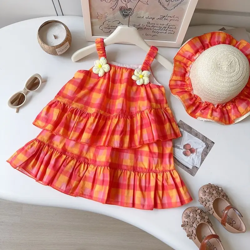 Mädchen-Sommerkleid mit Blumen-Karo-Muster und Trägern