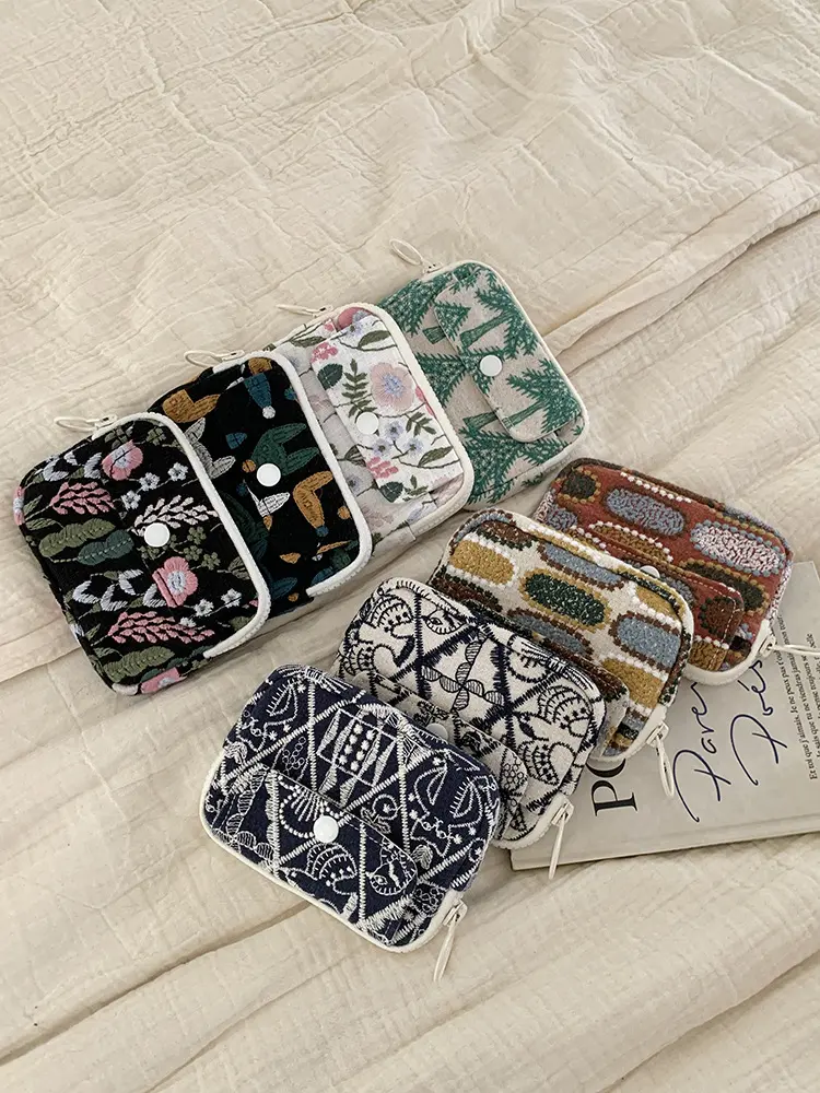 Card holder, coin purse and earphone storage bag, cotton-linen, embroidered