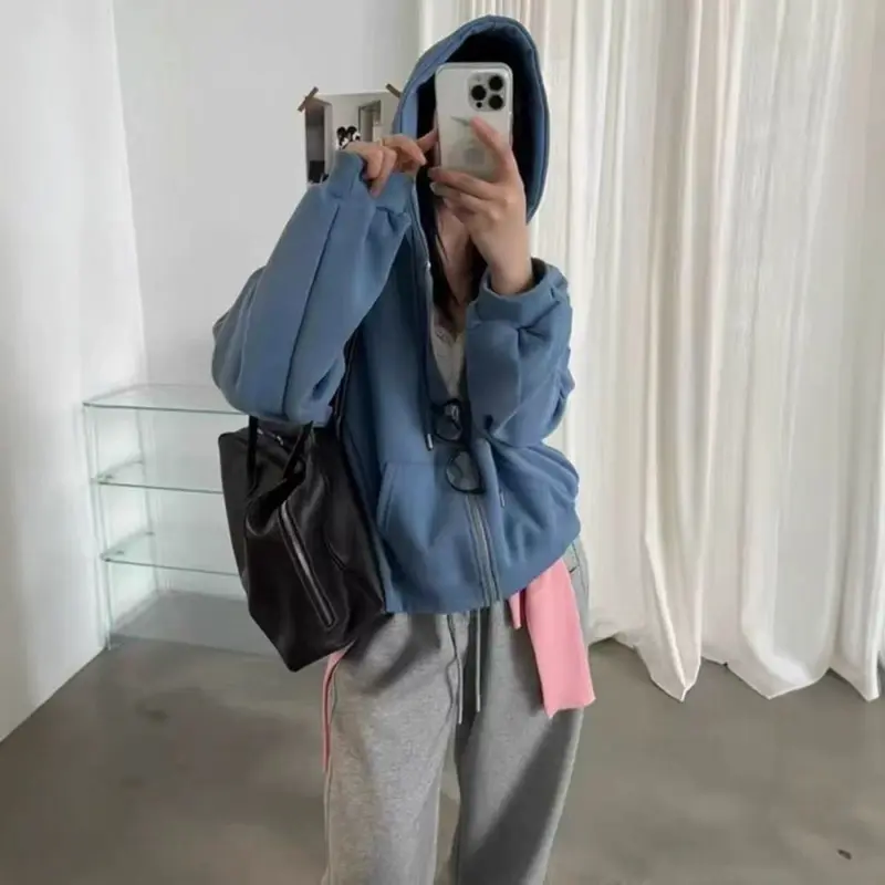 Kadın kapüşonlu sweatshirt, retro mavi harfli, bol kesim