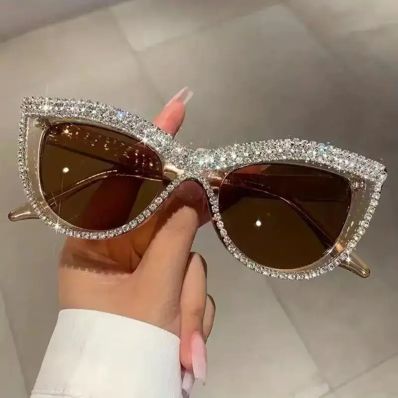 Cat-Eye-Brillengestell mit Strasssteinen