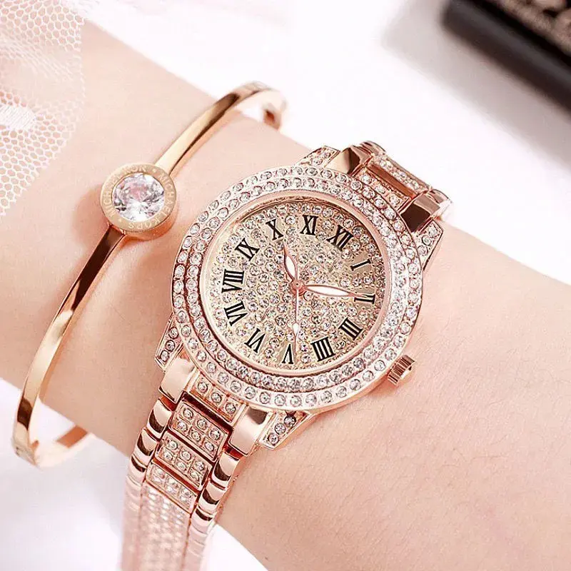 Damenuhr mit vollständigen Diamanten und römischen Ziffern, Roségold, Stahlarmband, Studentenmode, vielfach verkaufte Quarzuhr für Damen, Großhandel