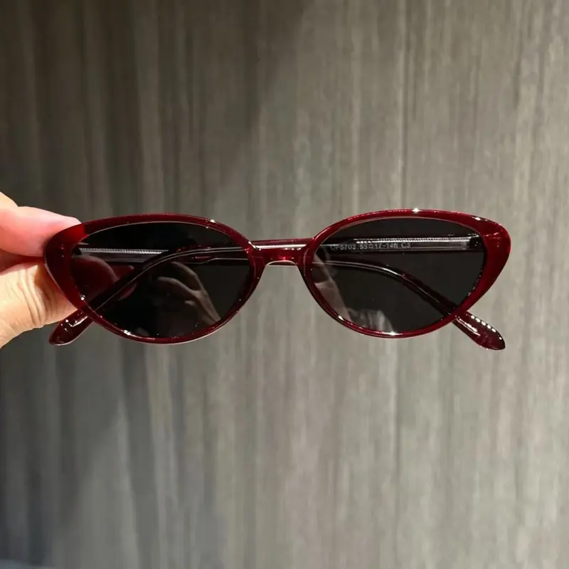 Retro cat-eye polarized sunglasses, UV protection, prescription-compatible