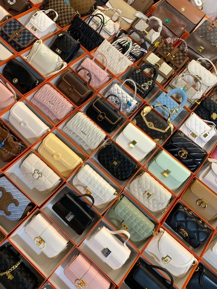 Damen-Handtasche, Umhängetasche mit einem Schultergurt, gemischte Modelle